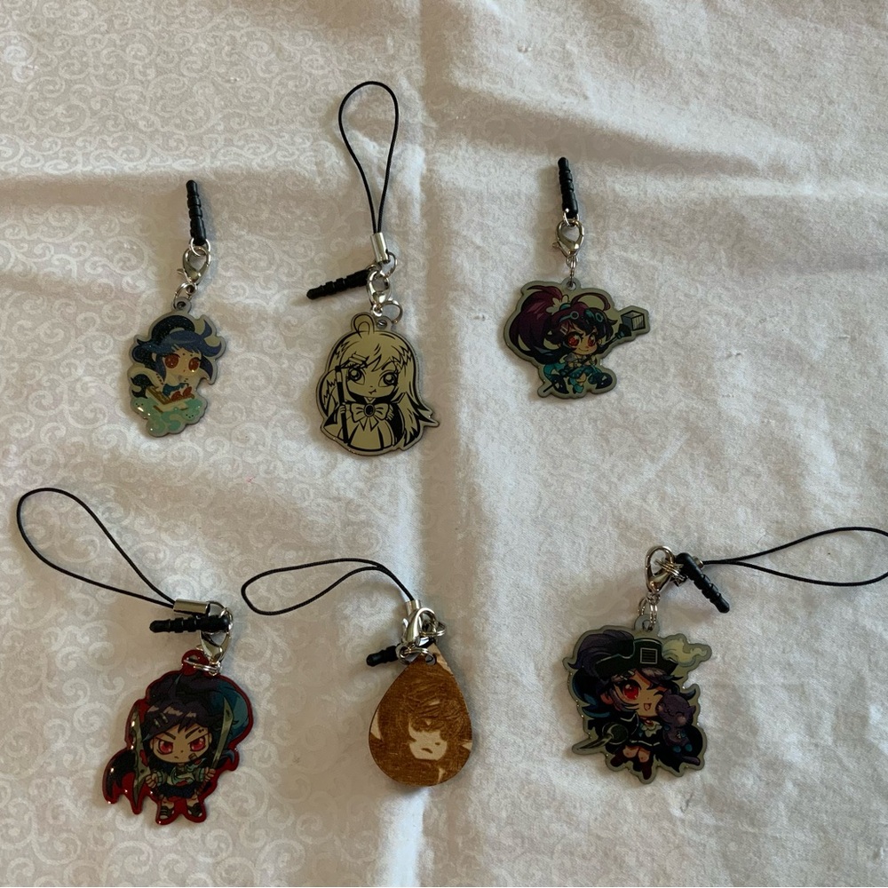 Lot Of 6 Loot Anime Phone Charm
